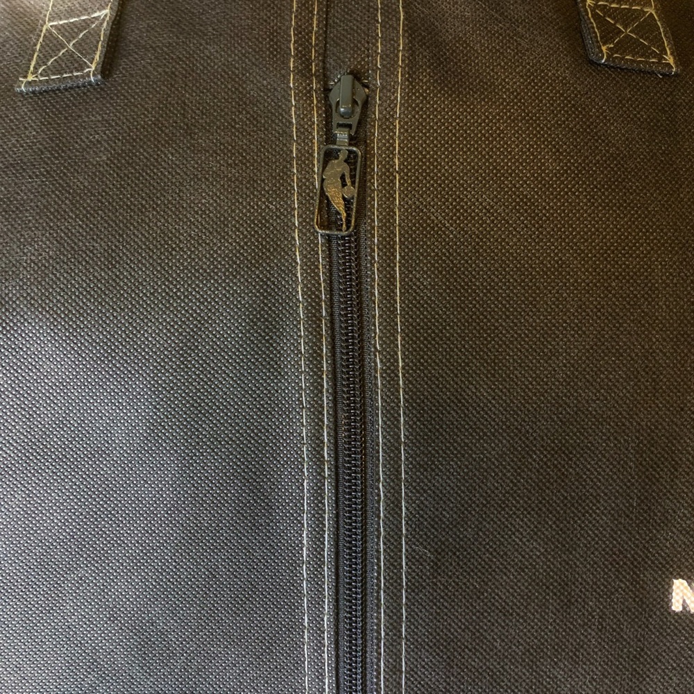 NBA Revolution 30 Garmet Bag - Picture 3 of 6